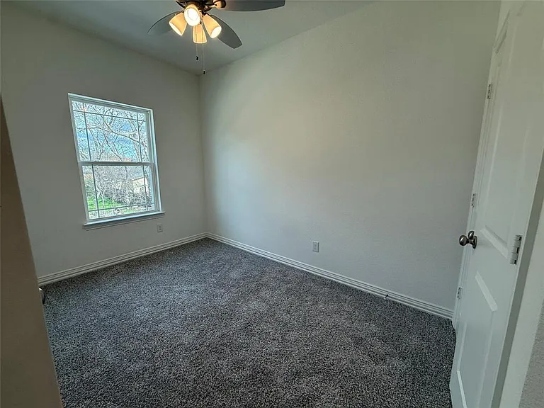 412 E 7th St #2 — Photo 13