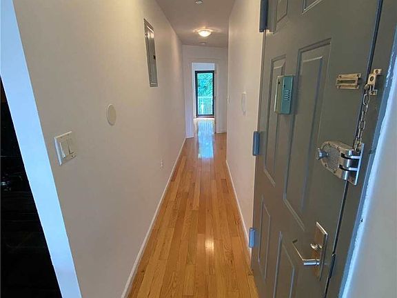 3rd image of 11226 38th Ave APT 4