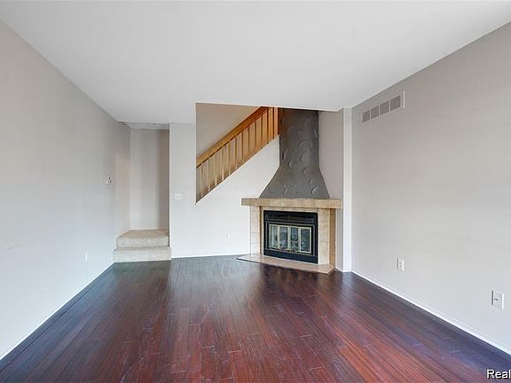 5th image of 22313 Peachtree Unit 119