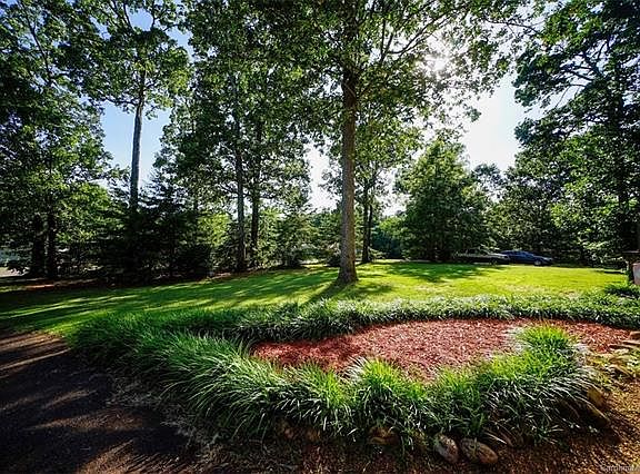 4th image of 130 Heartwood Ln