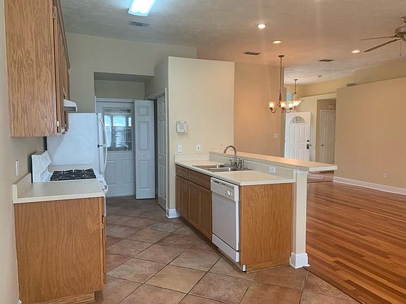 5th image of 1033 Piney Z Plantation Rd