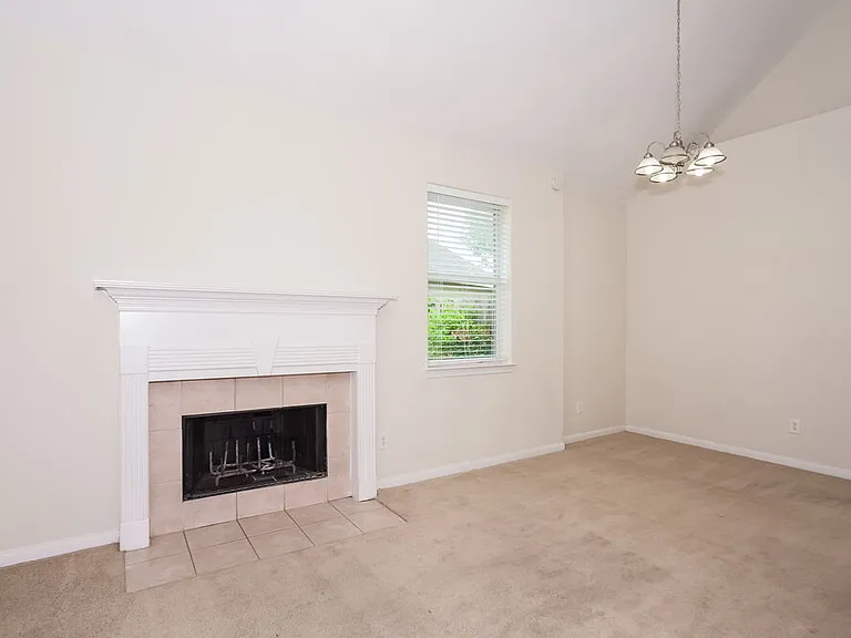 1907 Doliver Cir — Photo 5