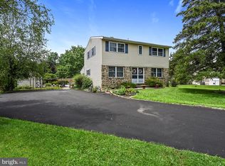 1970 Pulaski Dr, Blue Bell, PA 19422