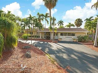 2433 NE 21st Ave, Lighthouse Pt, FL 33064