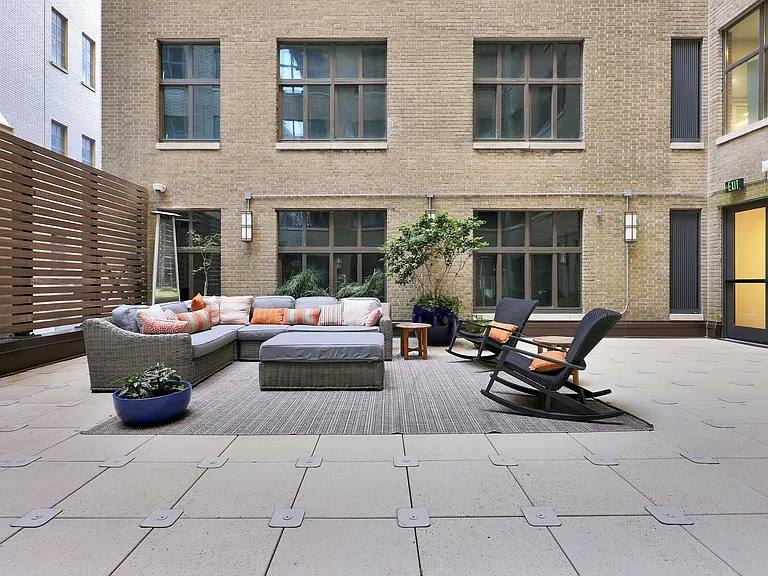 The Residences at Barnett — Photo 17