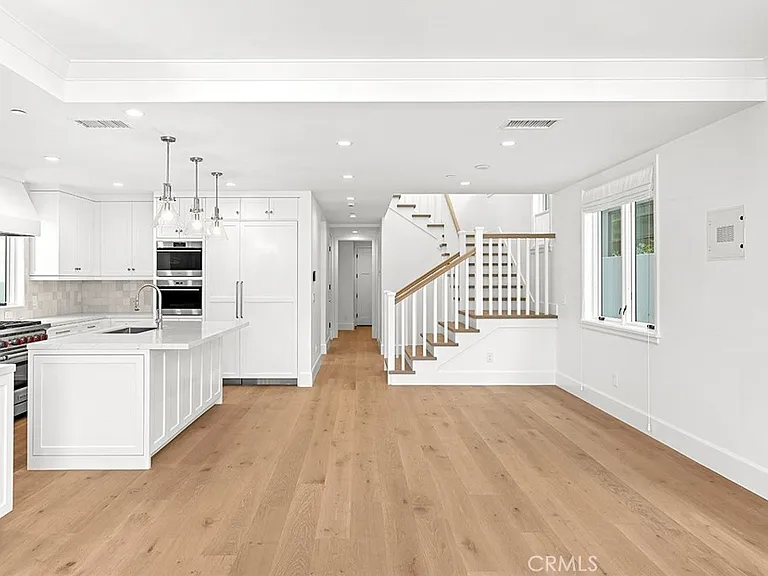 709 Marigold Ave — Photo 4