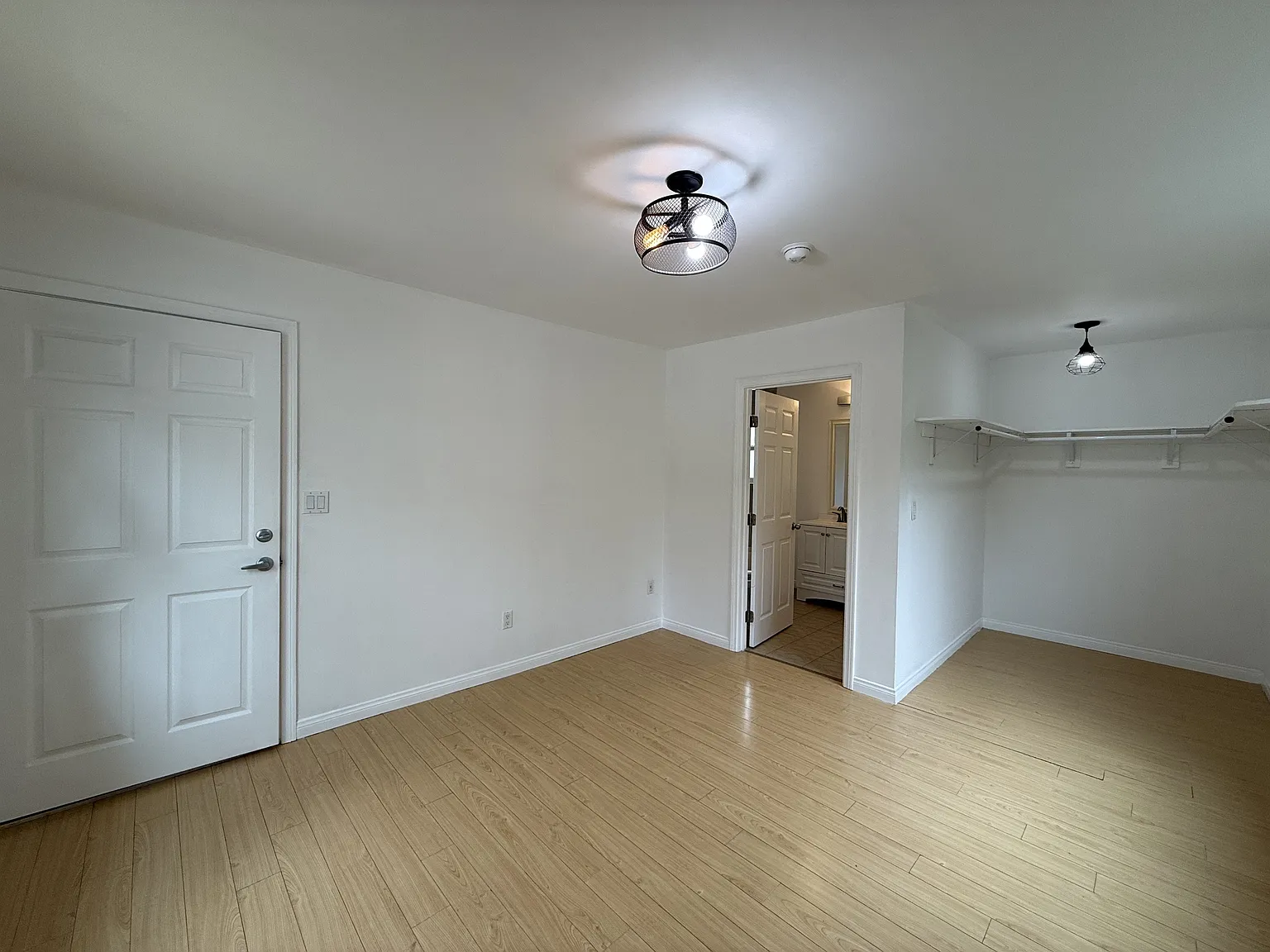 La Jolla Ave (746 - 748) - 748 1... — Photo 2