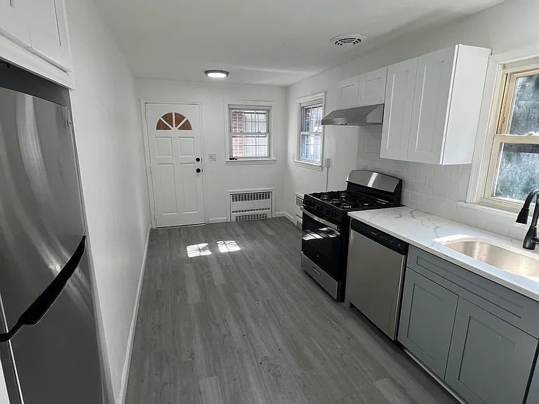 493 Beverly Rd #1 — Photo 5