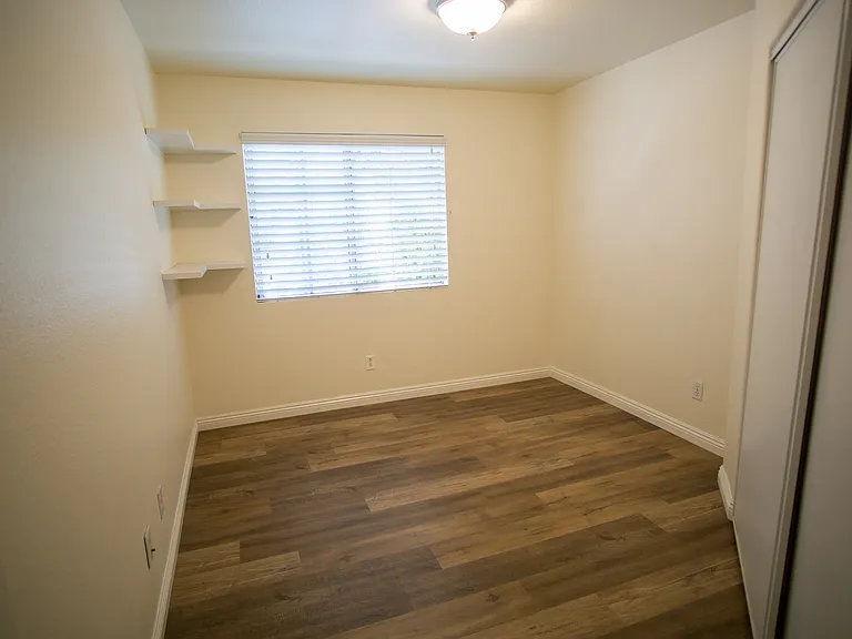 2042 Coolidge St — Photo 9