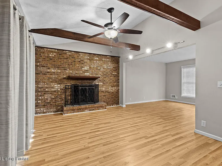 8016 Cortland Dr — Photo 4