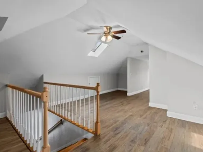 511 S Walker St — Photo 35