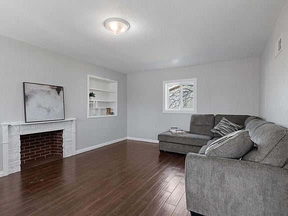 3rd image of 910 B St