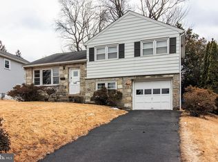 555 Harvey Rd, Glenside, PA 19038