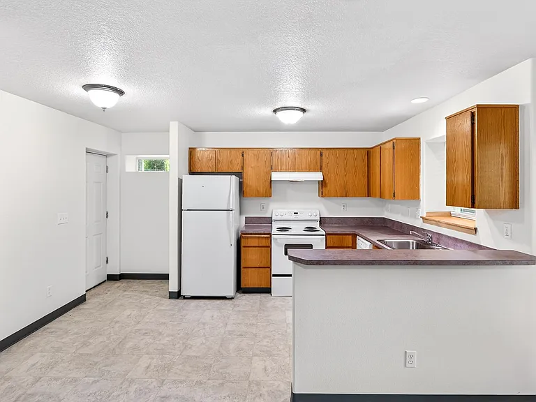 4837 NE 102nd Ave — Photo 6