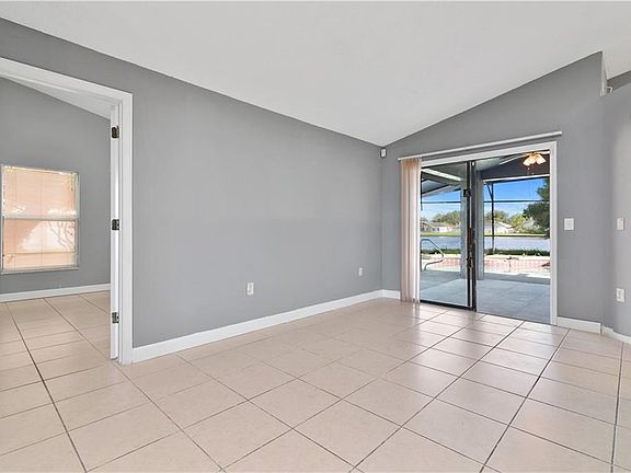 5th image of 429 Otter Creek Dr