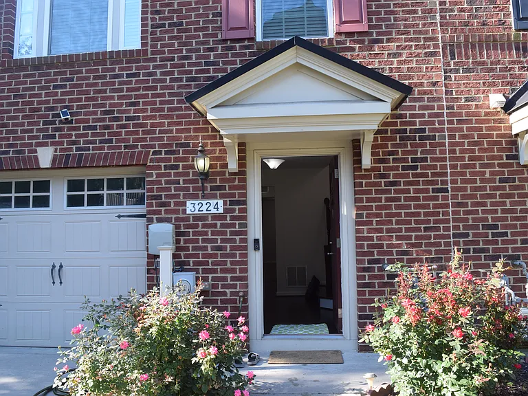 3224 Vogel Rd — Photo 4