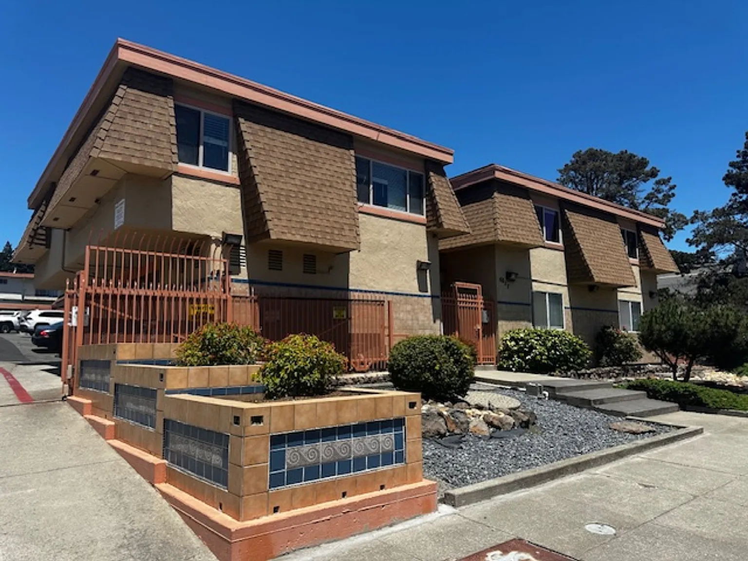 Appian Terrace Apartments — Photo 4