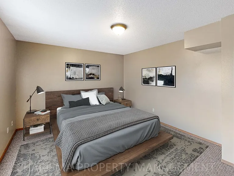 Teakwood Apartments — Photo 38