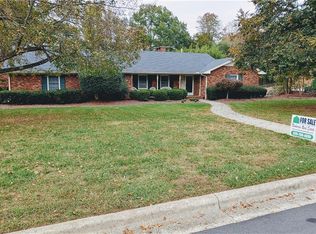 208 Westridge Dr, High Point, NC 27262