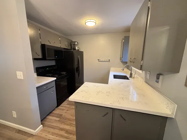 240 S 152nd St APT T104, Burien, WA 98148