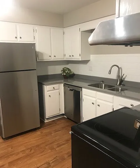 629 S Batavia Ave #4 — Photo 2