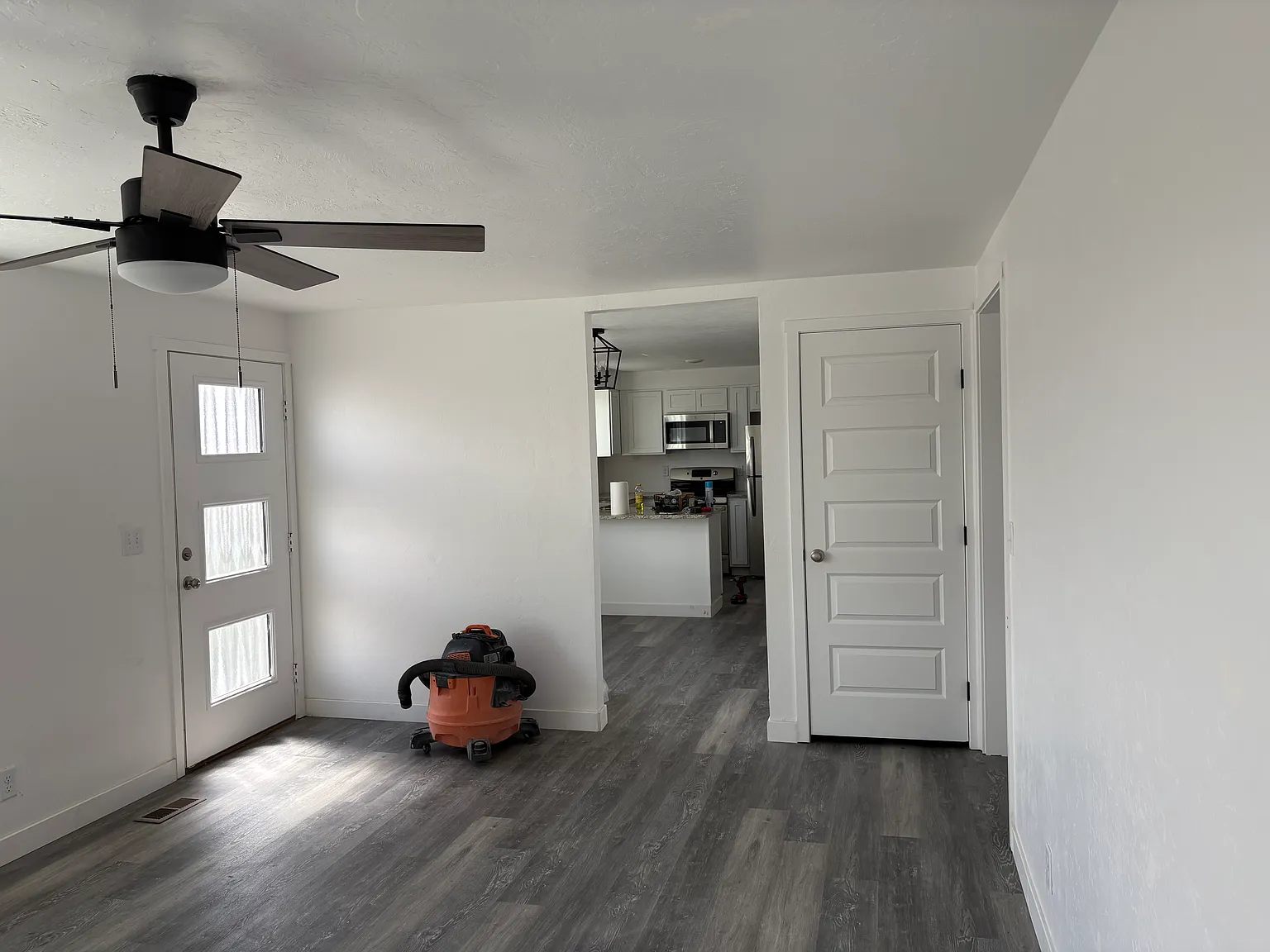 2 bed, 1000 sqft, $2,100 — Photo 3