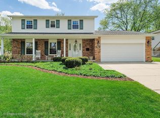 713 70th St, Darien, IL 60561