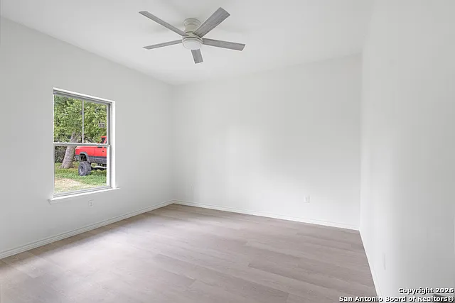 223 Florencia Ave — Photo 11