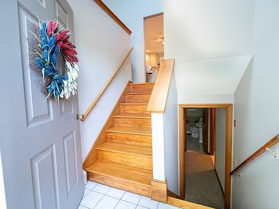 3rd image of 11 Fairview Ln