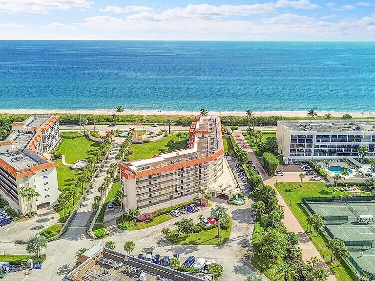 2871 N Ocean Blvd #D302 — Photo 40