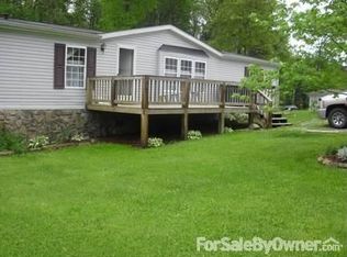 1275 Hinton Rd, White Oak, WV 25989