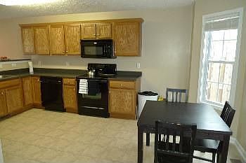 3rd image of 101 Sutherland Dr