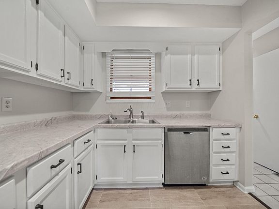 3rd image of 1253 Spring Brook Ct