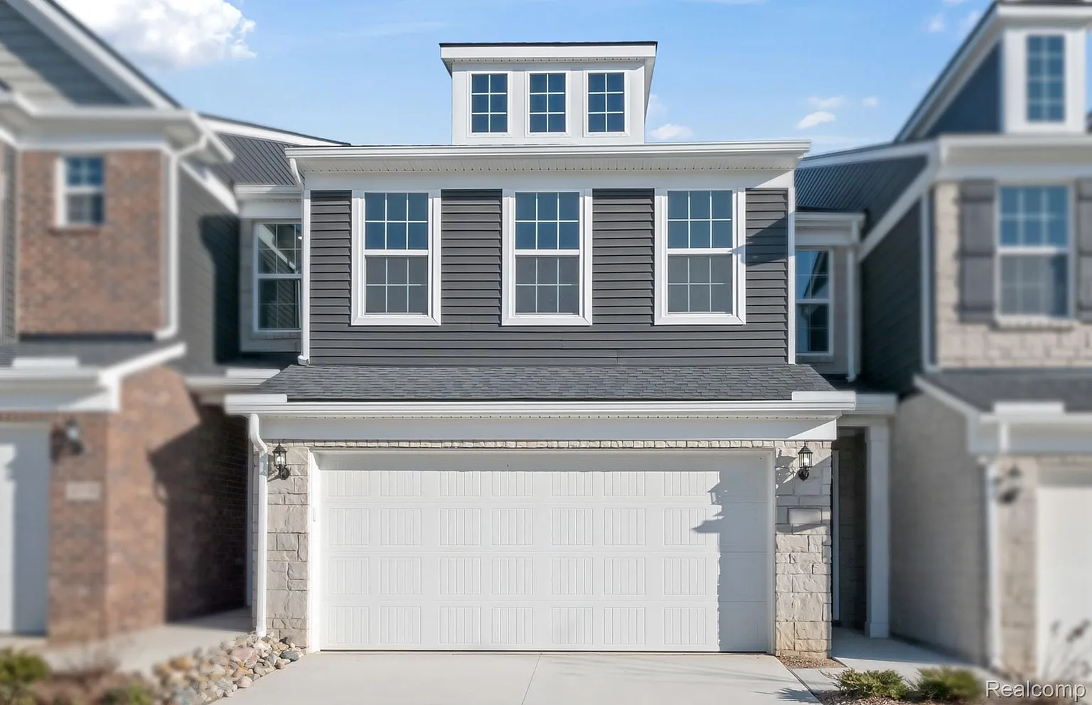 4084 Nottingham Cir photo 1