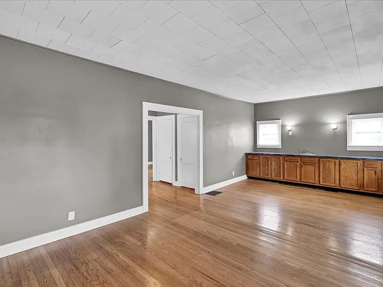 3220 Grant Ave — Photo 6