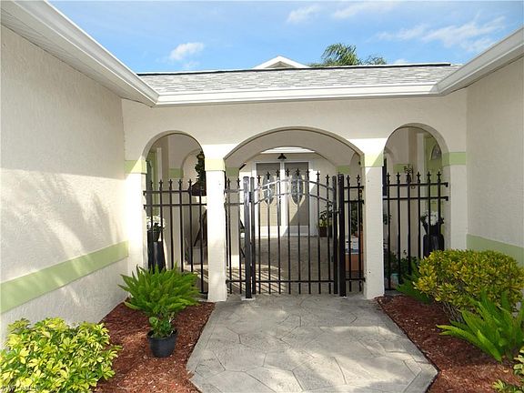 3rd image of 3337 Clubview DR