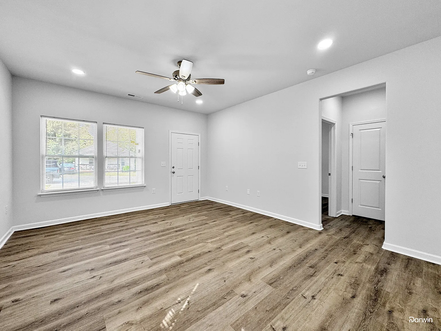4 bed, 3.0 bath, 1000 sqft, $1,770 — Photo 4