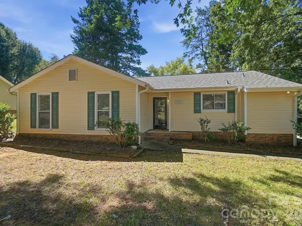 5921 Falstaff Dr, Charlotte, NC 28227