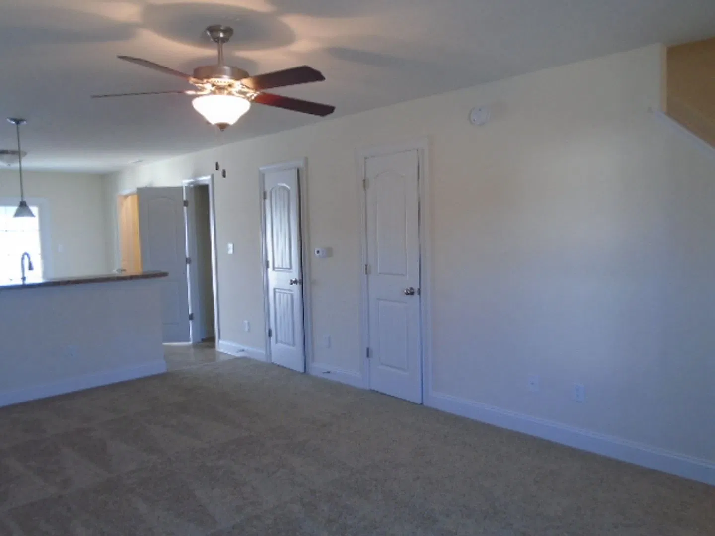 Featuring 2 bedrooms and 2.5 bathrooms. The main level features a welcoming living area, a kitche... — Photo 3