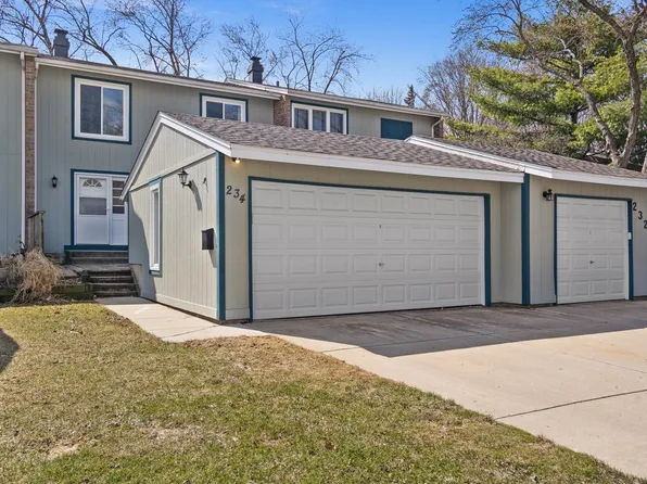 234 Applewood Ln, Bloomingdale, IL 60108