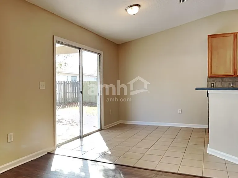 2371 Tyson Lake Dr — Photo 4
