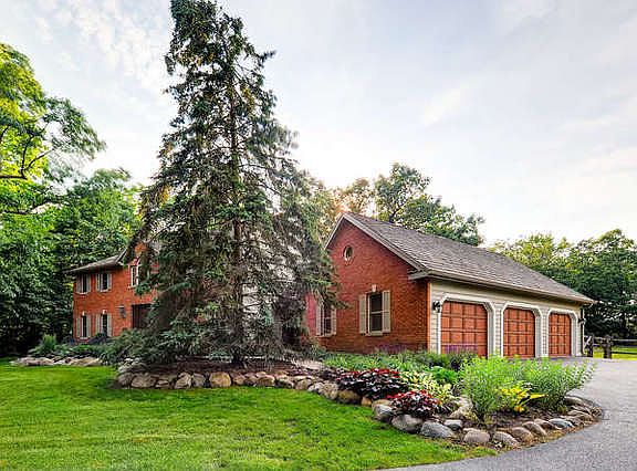 3rd image of 1550 Thorneberry Ct