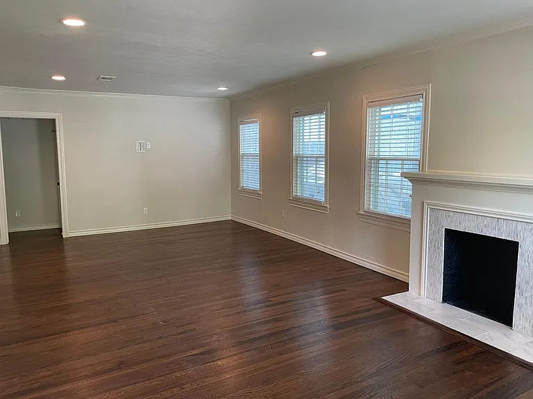 4421 Birchman Ave — Photo 2