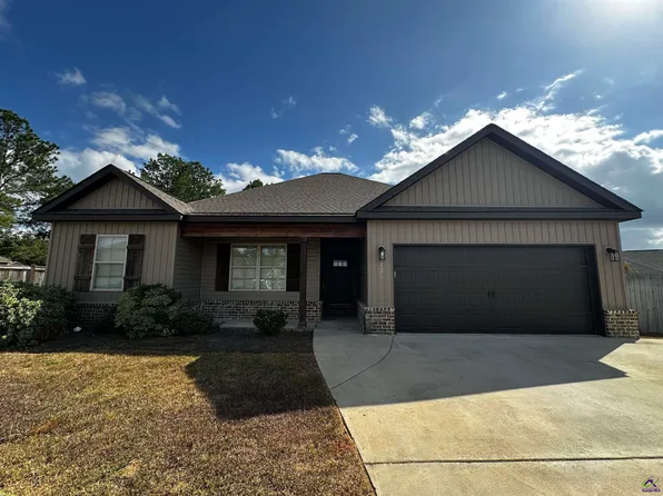 126 Locks Heath Ct, Perry, GA 31069