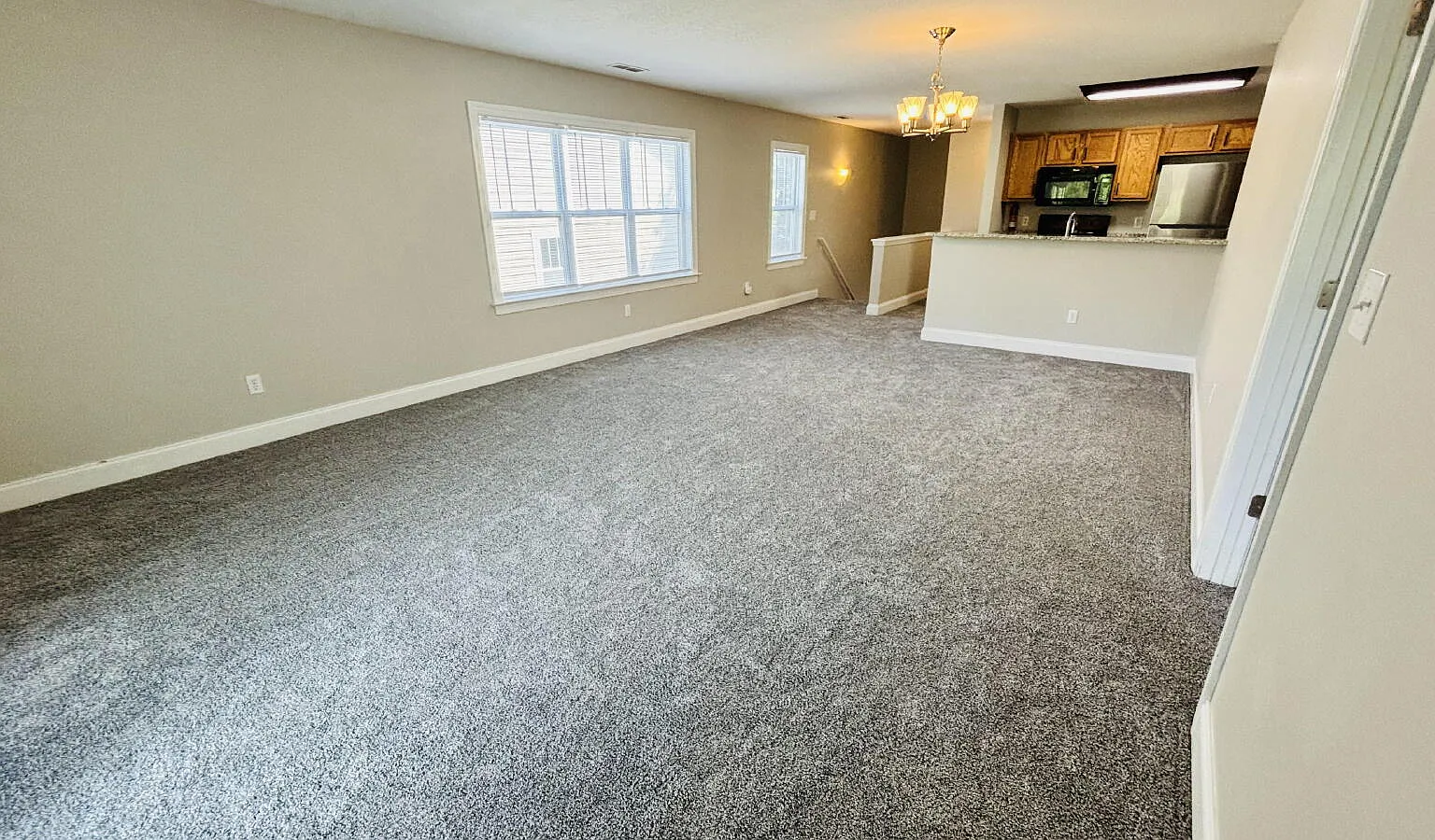 3 bed, 2.0 bath, 1413 sqft, $1,895 — Photo 4