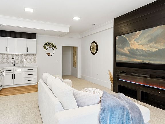 12th image of 2525 Spalding Dr
