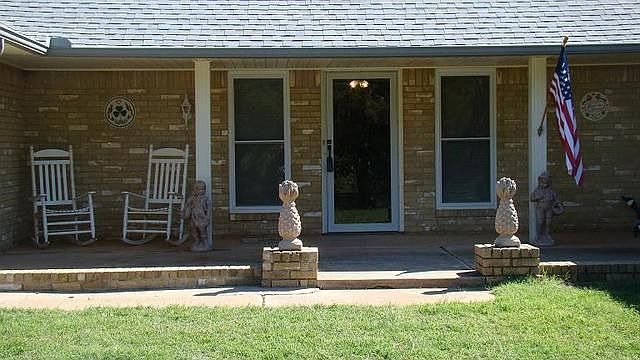 2nd image of 1312 S Clear Springs Rd