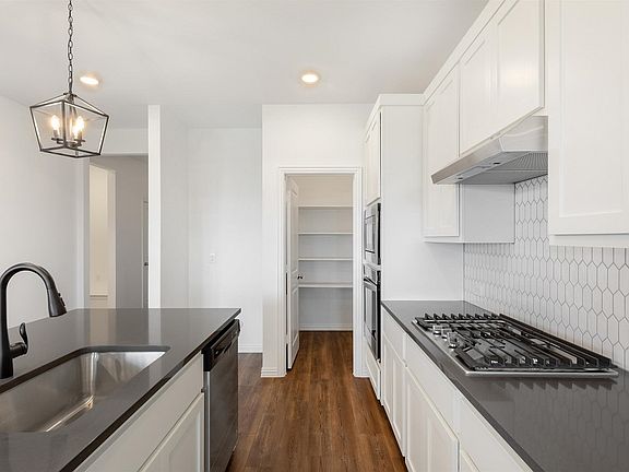 Meadow Park - Knox Interior Image 4