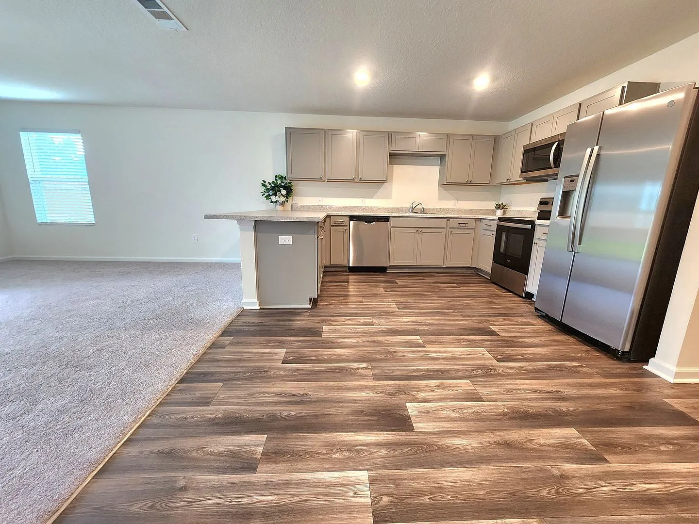 Stunning 4/2 in the Heart of Pensacola — Photo 2