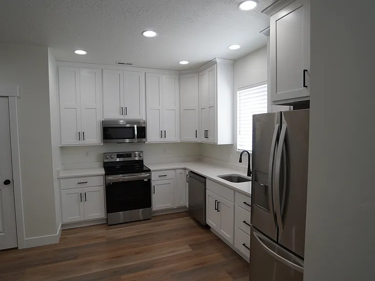 1565 S 150 W — Photo 10